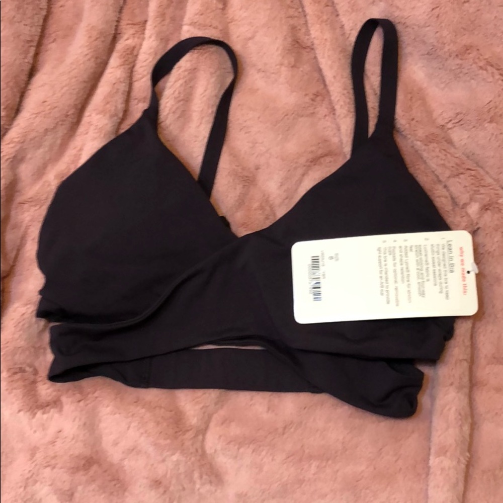 Lululemon sports bra